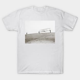 Wright brothers Kitty Hawk glider, 1902 (C023/6443) T-Shirt